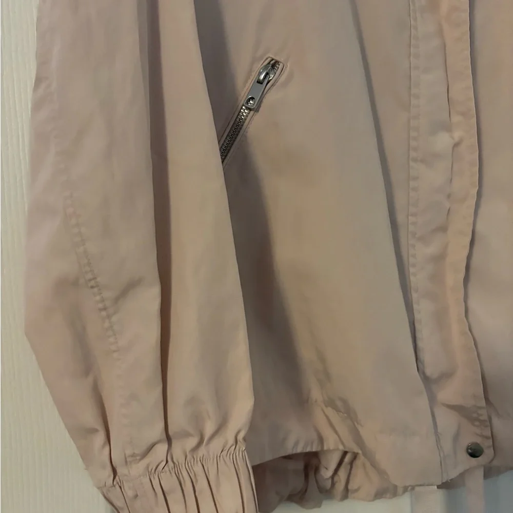 Zara Cream Utility Jacket with Relaxed Fit and Collared Neckline - Picture 3 of 9